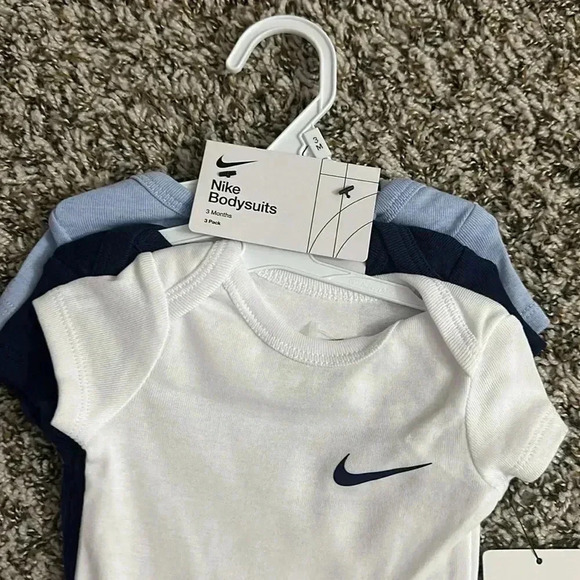 Nike 2-Pack Baby Bodysuits, Set of 3 Onesies Each - Picture 3 of 12
